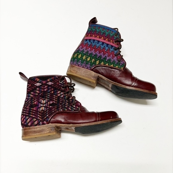 Teysha Womens Red Leather Lace Up Custom Made Embroidered Peace Boots Size 37 - Picture 3 of 6